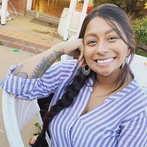 Meet your Posher, Cynthia